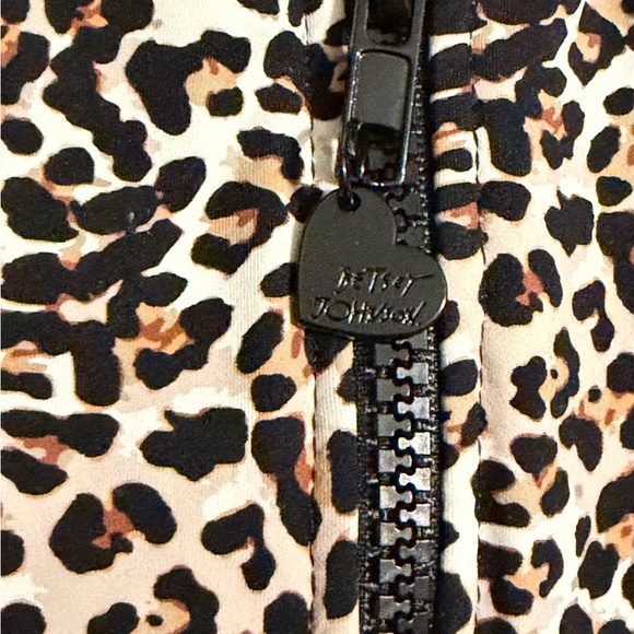 Betsey Johnson Rash Guard Leopard Print - Picture 7 of 8